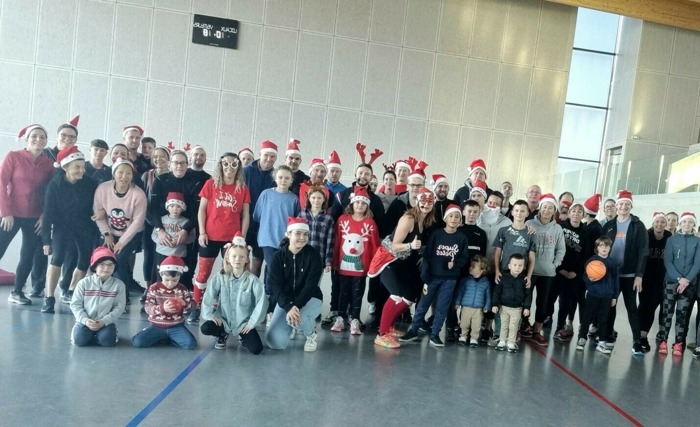 Séance spéciale Noël ( chocolats offerts, cartes cadeaux à gagner,  présence du père Noël) 